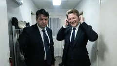 Povestire scurtă: Nodul de la gât care mi-a schimbat brusc tonul